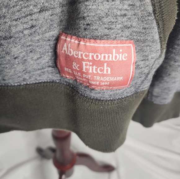 Abercrombie & Fitch Colorblock Grey & Camo Green Hooded Sweatshirt Size S - Picture 11 of 11